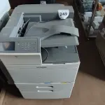 LOTE 249 - 01 IMPRESSORA MULTIFUNCIONAL COLORIDA C950DE MARCA LEXMARK. (NO ESTADO) ATENÇÃO! FAZER A VISITAÇÃO ANTES DE ARREMATAR, NÃO SABEMOS SE FUNCIONA, LEILÃO NÃO TEM GARANTIA E NEM DEVOLUÇÃO, SUJEITO A POSSÍVEIS AVARIAS VISÍVEIS/OCULTAS E/OU AUSÊNCIA DE COMPONENTES.
