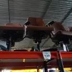 LOTE 129 - 05 CADEIRAS DE ESCRITÓRIO. (NO ESTADO) ATENÇÃO! FAZER A VISITAÇÃO ANTES DE ARREMATAR, NÃO SABEMOS SE FUNCIONA, LEILÃO NÃO TEM GARANTIA E NEM DEVOLUÇÃO, SUJEITO A POSSÍVEIS AVARIAS VISÍVEIS/OCULTAS E/OU AUSÊNCIA DE COMPONENTES.