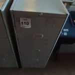 LOTE 110 - 01 ARQUIVO DE AÇO 04 GAVETAS. (NO ESTADO) ATENÇÃO! FAZER A VISITAÇÃO ANTES DE ARREMATAR, NÃO SABEMOS SE FUNCIONA, LEILÃO NÃO TEM GARANTIA E NEM DEVOLUÇÃO, SUJEITO A POSSÍVEIS AVARIAS VISÍVEIS/OCULTAS E/OU AUSÊNCIA DE COMPONENTES.