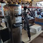LOTE 212 - 01 BEBEDOURO VERTICAL INOX LIBEL PARA GARRAFÃO. (NO ESTADO) ATENÇÃO! FAZER A VISITAÇÃO ANTES DE ARREMATAR, NÃO SABEMOS SE FUNCIONA, LEILÃO NÃO TEM GARANTIA E NEM DEVOLUÇÃO, SUJEITO A POSSÍVEIS AVARIAS VISÍVEIS/OCULTAS E/OU AUSÊNCIA DE COMPONENTES.
