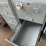 LOTE 020 - 01 ARQUIVO DE AÇO 04 GAVETAS. (NO ESTADO) ATENÇÃO! FAZER A VISITAÇÃO ANTES DE ARREMATAR, NÃO SABEMOS SE FUNCIONA, LEILÃO NÃO TEM GARANTIA E NEM DEVOLUÇÃO, SUJEITO A POSSÍVEIS AVARIAS VISÍVEIS/OCULTAS E/OU AUSÊNCIA DE COMPONENTES.
