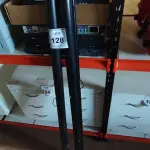 LOTE 128 - 02 TELAS DE PROJEÇÃO. (NO ESTADO) ATENÇÃO! FAZER A VISITAÇÃO ANTES DE ARREMATAR, NÃO SABEMOS SE FUNCIONA, LEILÃO NÃO TEM GARANTIA E NEM DEVOLUÇÃO, SUJEITO A POSSÍVEIS AVARIAS VISÍVEIS/OCULTAS E/OU AUSÊNCIA DE COMPONENTES.