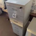 LOTE 157 - 02 GAVETEIROS DE ESCRITÓRIO. (NO ESTADO) ATENÇÃO! FAZER A VISITAÇÃO ANTES DE ARREMATAR, NÃO SABEMOS SE FUNCIONA, LEILÃO NÃO TEM GARANTIA E NEM DEVOLUÇÃO, SUJEITO A POSSÍVEIS AVARIAS VISÍVEIS/OCULTAS E/OU AUSÊNCIA DE COMPONENTES.