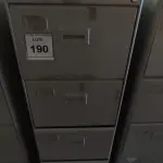 LOTE 190 - 01 ARQUIVO DE AÇO 04 GAVETAS. (NO ESTADO) ATENÇÃO! FAZER A VISITAÇÃO ANTES DE ARREMATAR, NÃO SABEMOS SE FUNCIONA, LEILÃO NÃO TEM GARANTIA E NEM DEVOLUÇÃO, SUJEITO A POSSÍVEIS AVARIAS VISÍVEIS/OCULTAS E/OU AUSÊNCIA DE COMPONENTES.