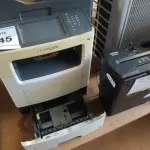 LOTE 245 - 01 IMPRESSORA NX611DE MARCA LEXMARK. (NO ESTADO) ATENÇÃO! FAZER A VISITAÇÃO ANTES DE ARREMATAR, NÃO SABEMOS SE FUNCIONA, LEILÃO NÃO TEM GARANTIA E NEM DEVOLUÇÃO, SUJEITO A POSSÍVEIS AVARIAS VISÍVEIS/OCULTAS E/OU AUSÊNCIA DE COMPONENTES.