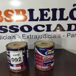 LOTE 092 - 02 LATAS DE TINTA MARCA COLORAL ESMALTE SINTÉTICO, PARA MADEIRA E METAL, NA COR ACETINADO COM 3,2L CADA. (NO ESTADO) ATENÇÃO! FAZER A VISITAÇÃO ANTES DE ARREMATAR, NÃO SABEMOS SE FUNCIONA, LEILÃO NÃO TEM GARANTIA E NEM DEVOLUÇÃO, SUJEITO A POSSÍVEIS AVARIAS VISÍVEIS/OCULTAS E/OU AUSÊNCIA DE COMPONENTES.