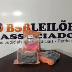 LOTE 016 - 03 PARES DE BOTAS DE BORRACHA NUMERAÇÕES DIVERSAS SENDO 01 EM COR ROSA E 02 EM COR PRETO. (NO ESTADO) ATENÇÃO! FAZER A VISITAÇÃO ANTES DE ARREMATAR, NÃO SABEMOS SE FUNCIONA, LEILÃO NÃO TEM GARANTIA E NEM DEVOLUÇÃO, SUJEITO A POSSÍVEIS AVARIAS VISÍVEIS/OCULTAS E/OU AUSÊNCIA DE COMPONENTES.