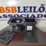 LOTE 153 - 01 CAIXA PLUVIAL E 01 TAMPA DE ESGOTO. (NO ESTADO) ATENÇÃO! FAZER A VISITAÇÃO ANTES DE ARREMATAR, NÃO SABEMOS SE FUNCIONA, LEILÃO NÃO TEM GARANTIA E NEM DEVOLUÇÃO, SUJEITO A POSSÍVEIS AVARIAS VISÍVEIS/OCULTAS E/OU AUSÊNCIA DE COMPONENTES.