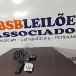 LOTE 126 - 05 FONTES PARA NOTEBOOKS VOLTAGENS DIVERSAS. (NO ESTADO) ATENÇÃO! FAZER A VISITAÇÃO ANTES DE ARREMATAR, NÃO SABEMOS SE FUNCIONA, LEILÃO NÃO TEM GARANTIA E NEM DEVOLUÇÃO, SUJEITO A POSSÍVEIS AVARIAS VISÍVEIS/OCULTAS E/OU AUSÊNCIA DE COMPONENTES.