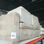 LOTE 321 - 01 SOFÁ DE 2 LUGARES COM 02 PUFFS E 01 POLTRONA. (NO ESTADO) ATENÇÃO! FAZER A VISITAÇÃO ANTES DE ARREMATAR, NÃO SABEMOS SE FUNCIONA, LEILÃO NÃO TEM GARANTIA E NEM DEVOLUÇÃO, SUJEITO A POSSÍVEIS AVARIAS VISÍVEIS/OCULTAS E/OU AUSÊNCIA DE COMPONENTES.