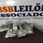 LOTE 133 - 01 LOTE COM BRINQUEDOS E PRODUTOS PARTA ANIMAIS DOMÉSTICOS. (NO ESTADO) ATENÇÃO! FAZER A VISITAÇÃO ANTES DE ARREMATAR, NÃO SABEMOS SE FUNCIONA, LEILÃO NÃO TEM GARANTIA E NEM DEVOLUÇÃO, SUJEITO A POSSÍVEIS AVARIAS VISÍVEIS/OCULTAS E/OU AUSÊNCIA DE COMPONENTES.