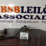 LOTE 039 - 01 TELEFONE ANTIGO. (NO ESTADO) ATENÇÃO! FAZER A VISITAÇÃO ANTES DE ARREMATAR, NÃO SABEMOS SE FUNCIONA, LEILÃO NÃO TEM GARANTIA E NEM DEVOLUÇÃO, SUJEITO A POSSÍVEIS AVARIAS VISÍVEIS/OCULTAS E/OU AUSÊNCIA DE COMPONENTES.