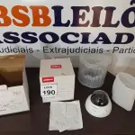 LOTE 190 - 02 CÂMERAS DOME MARCA AJHUA. (NO ESTADO) ATENÇÃO! FAZER A VISITAÇÃO ANTES DE ARREMATAR, NÃO SABEMOS SE FUNCIONA, LEILÃO NÃO TEM GARANTIA E NEM DEVOLUÇÃO, SUJEITO A POSSÍVEIS AVARIAS VISÍVEIS/OCULTAS E/OU AUSÊNCIA DE COMPONENTES.
