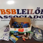 LOTE 186 - 01 LOTE COM GRANDE QUANTIDADE DE CONEXÕES HIDRÁULICAS MEDIDAS DIVERSAS E ADESIVOS PLÁSTICOS E 01 ACENTO PARA VASO INFANTIL. (NO ESTADO) ATENÇÃO! FAZER A VISITAÇÃO ANTES DE ARREMATAR, NÃO SABEMOS SE FUNCIONA, LEILÃO NÃO TEM GARANTIA E NEM DEVOLUÇÃO, SUJEITO A POSSÍVEIS AVARIAS VISÍVEIS/OCULTAS E/OU AUSÊNCIA DE COMPONENTES.