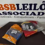 LOTE 077 - 02 PARES DE BOTAS DE BORRACHA NUMERAÇÕES 32 E 39 NA COR PRETA. (NO ESTADO) ATENÇÃO! FAZER A VISITAÇÃO ANTES DE ARREMATAR, NÃO SABEMOS SE FUNCIONA, LEILÃO NÃO TEM GARANTIA E NEM DEVOLUÇÃO, SUJEITO A POSSÍVEIS AVARIAS VISÍVEIS/OCULTAS E/OU AUSÊNCIA DE COMPONENTES.