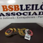 LOTE 089 - 11 DISCO DE DESBASTAR E 01 DISCO DE CORTE. (NO ESTADO) ATENÇÃO! FAZER A VISITAÇÃO ANTES DE ARREMATAR, NÃO SABEMOS SE FUNCIONA, LEILÃO NÃO TEM GARANTIA E NEM DEVOLUÇÃO, SUJEITO A POSSÍVEIS AVARIAS VISÍVEIS/OCULTAS E/OU AUSÊNCIA DE COMPONENTES.
