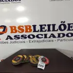 LOTE 089 - 11 DISCO DE DESBASTAR E 01 DISCO DE CORTE. (NO ESTADO) ATENÇÃO! FAZER A VISITAÇÃO ANTES DE ARREMATAR, NÃO SABEMOS SE FUNCIONA, LEILÃO NÃO TEM GARANTIA E NEM DEVOLUÇÃO, SUJEITO A POSSÍVEIS AVARIAS VISÍVEIS/OCULTAS E/OU AUSÊNCIA DE COMPONENTES.