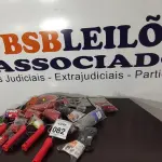 LOTE 082 - 01 LOTE COM VÁRIOS ROLOS DE PINTURA DE TAMANHOS DIVERSOS, 01 PASSADOR DE FIO E 01 ALICATE UNIVERSAL. (NO ESTADO) ATENÇÃO! FAZER A VISITAÇÃO ANTES DE ARREMATAR, NÃO SABEMOS SE FUNCIONA, LEILÃO NÃO TEM GARANTIA E NEM DEVOLUÇÃO, SUJEITO A POSSÍVEIS AVARIAS VISÍVEIS/OCULTAS E/OU AUSÊNCIA DE COMPONENTES.