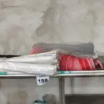 LOTE 188 - 02 SECADORES DE ROUPA, 05 ROLOS DE TELAS MOSQUETEIRO E 08 VEDA PORTAS. (NO ESTADO) ATENÇÃO! FAZER A VISITAÇÃO ANTES DE ARREMATAR, NÃO SABEMOS SE FUNCIONA, LEILÃO NÃO TEM GARANTIA E NEM DEVOLUÇÃO, SUJEITO A POSSÍVEIS AVARIAS VISÍVEIS/OCULTAS E/OU AUSÊNCIA DE COMPONENTES.