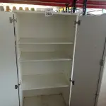 LOTE 303 - 01 ARMÁRIO ALTO PRA ESCRITÓRIO COM 2 PORTAS E 3 COMPARTIMENTOS. (NO ESTADO) ATENÇÃO! FAZER A VISITAÇÃO ANTES DE ARREMATAR, NÃO SABEMOS SE FUNCIONA, LEILÃO NÃO TEM GARANTIA E NEM DEVOLUÇÃO, SUJEITO A POSSÍVEIS AVARIAS VISÍVEIS/OCULTAS E/OU AUSÊNCIA DE COMPONENTES.