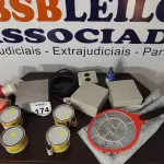 LOTE 174 - 04 MASSAS ADESIVAS MARCA IBERÊ, 02 RAQUETES ELÉTRICAS, 02 CONECTORES INDUSTRIAIS, 01 PENDENTE LED PARA MECÂNICO, 03 CAIXAS DE ELÉTRICA PARA EMBUTIR E 01 EXTENSÃO PEQUENA. (NO ESTADO) ATENÇÃO! FAZER A VISITAÇÃO ANTES DE ARREMATAR, NÃO SABEMOS SE FUNCIONA, LEILÃO NÃO TEM GARANTIA E NEM DEVOLUÇÃO, SUJEITO A POSSÍVEIS AVARIAS VISÍVEIS/OCULTAS E/OU AUSÊNCIA DE COMPONENTES.