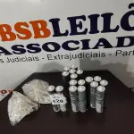 LOTE 128 - 17 SELANTES ACRÍLICOS. (NO ESTADO) ATENÇÃO! FAZER A VISITAÇÃO ANTES DE ARREMATAR, NÃO SABEMOS SE FUNCIONA, LEILÃO NÃO TEM GARANTIA E NEM DEVOLUÇÃO, SUJEITO A POSSÍVEIS AVARIAS VISÍVEIS/OCULTAS E/OU AUSÊNCIA DE COMPONENTES.
