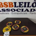 LOTE 121 - 07 DISCOS DE DESBASTAR E 03 DISCOS DE CORTE. (NO ESTADO) ATENÇÃO! FAZER A VISITAÇÃO ANTES DE ARREMATAR, NÃO SABEMOS SE FUNCIONA, LEILÃO NÃO TEM GARANTIA E NEM DEVOLUÇÃO, SUJEITO A POSSÍVEIS AVARIAS VISÍVEIS/OCULTAS E/OU AUSÊNCIA DE COMPONENTES 
