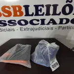 LOTE 059 - 02 PARES DE BOTAS DE BORRACHA NUMERAÇÕES 33 E 35 NAS CORES AZUL E PRETO. (NO ESTADO) ATENÇÃO! FAZER A VISITAÇÃO ANTES DE ARREMATAR, NÃO SABEMOS SE FUNCIONA, LEILÃO NÃO TEM GARANTIA E NEM DEVOLUÇÃO, SUJEITO A POSSÍVEIS AVARIAS VISÍVEIS/OCULTAS E/OU AUSÊNCIA DE COMPONENTES.