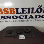 LOTE 025 - 01 CHAPA DE FERRO PRA FOGÃO A LENHA DE 03 FUROS. (NO ESTADO) ATENÇÃO! FAZER A VISITAÇÃO ANTES DE ARREMATAR, NÃO SABEMOS SE FUNCIONA, LEILÃO NÃO TEM GARANTIA E NEM DEVOLUÇÃO, SUJEITO A POSSÍVEIS AVARIAS VISÍVEIS/OCULTAS E/OU AUSÊNCIA DE COMPONENTES.