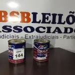 LOTE 144 - 02 LATAS DE TINTA MARCA CORAL PARA ESMALTE SINTÉTICO, MADEIRA E METAL, NA COR AUTO BRILHO COM 3,2L CADA. (NO ESTADO) ATENÇÃO! FAZER A VISITAÇÃO ANTES DE ARREMATAR, NÃO SABEMOS SE FUNCIONA, LEILÃO NÃO TEM GARANTIA E NEM DEVOLUÇÃO, SUJEITO A POSSÍVEIS AVARIAS VISÍVEIS/OCULTAS E/OU AUSÊNCIA DE COMPONENTES.