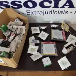 LOTE 108 - 01 LOTE COM VÁRIAS LUMINÁRIAS DE TAMANHOS E MODELOS DIVERSOS. (NO ESTADO) ATENÇÃO! FAZER A VISITAÇÃO ANTES DE ARREMATAR, NÃO SABEMOS SE FUNCIONA, LEILÃO NÃO TEM GARANTIA E NEM DEVOLUÇÃO, SUJEITO A POSSÍVEIS AVARIAS VISÍVEIS/OCULTAS E/OU AUSÊNCIA DE COMPONENTES.