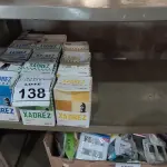 LOTE 138 - 13 TINTAS XADREZ DE CORES   VARIADAS (NO ESTADO) ATENÇÃO! FAZER A VISITAÇÃO ANTES DE ARREMATAR, NÃO SABEMOS SE FUNCIONA, LEILÃO NÃO TEM GARANTIA E NEM DEVOLUÇÃO, SUJEITO A POSSÍVEIS AVARIAS VISÍVEIS/OCULTAS E/OU AUSÊNCIA DE COMPONENTES.