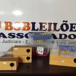 LOTE 113 - 01 LOTE COM VÁRIAS GAIOLAS E CAIXAS PRA HAMSTER PÁSSAROS DE TAMANHOS DIVERSOS E 02 LIMPADORES DE AQUÁRIO. (NO ESTADO) ATENÇÃO! FAZER A VISITAÇÃO ANTES DE ARREMATAR, NÃO SABEMOS SE FUNCIONA, LEILÃO NÃO TEM GARANTIA E NEM DEVOLUÇÃO, SUJEITO A POSSÍVEIS AVARIAS VISÍVEIS/OCULTAS E/OU AUSÊNCIA DE COMPONENTES.
