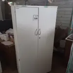 LOTE 300 - 01 ARMÁRIO ALTO PRA ESCRITÓRIO COM 2 PORTAS E 3 COMPARTIMENTOS. (NO ESTADO) ATENÇÃO! FAZER A VISITAÇÃO ANTES DE ARREMATAR, NÃO SABEMOS SE FUNCIONA, LEILÃO NÃO TEM GARANTIA E NEM DEVOLUÇÃO, SUJEITO A POSSÍVEIS AVARIAS VISÍVEIS/OCULTAS E/OU AUSÊNCIA DE COMPONENTES.
