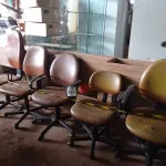 LOTE 373 - 06 CADEIRAS PARA ESCRITÓRIO GIRATÓRIAS. (NO ESTADO) ATENÇÃO! FAZER A VISITAÇÃO ANTES DE ARREMATAR, NÃO SABEMOS SE FUNCIONA. LEILÃO NÃO TEM GARANTIA E NEM DEVOLUÇÃO, SUJEITO A POSSÍVEIS AVARIAS VISÍVEIS/OCULTAS E/OU AUSÊNCIA DE COMPONENTES.