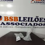 01 LOTE COM GRANDE QUANTIDADE DE PARAFUSOS   TAMANHOS DIFERENTES. (NO ESTADO) ATENÇÃO! FAZER A VISITAÇÃO ANTES DE ARREMATAR, NÃO SABEMOS SE FUNCIONA, LEILÃO NÃO TEM GARANTIA E NEM DEVOLUÇÃO, SUJEITO A POSSÍVEIS AVARIAS VISÍVEIS/OCULTAS E/OU AUSÊNCIA DE COMPONENTES.