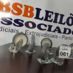LOTE 061 - 06 RODINHAS SILICONADA. (NO ESTADO) ATENÇÃO! FAZER A VISITAÇÃO ANTES DE ARREMATAR, NÃO SABEMOS SE FUNCIONA, LEILÃO NÃO TEM GARANTIA E NEM DEVOLUÇÃO, SUJEITO A POSSÍVEIS AVARIAS VISÍVEIS/OCULTAS E/OU AUSÊNCIA DE COMPONENTES.