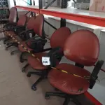 LOTE 366 - 06 CADEIRAS DE ESCRITÓRIO GIRATÓRIAS. (NO ESTADO) ATENÇÃO! FAZER A VISITAÇÃO ANTES DE ARREMATAR, NÃO SABEMOS SE FUNCIONA. LEILÃO NÃO TEM GARANTIA E NEM DEVOLUÇÃO, SUJEITO A POSSÍVEIS AVARIAS VISÍVEIS/OCULTAS E/OU AUSÊNCIA DE COMPONENTES.