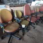 LOTE 372 - 06 CADEIRAS PARA ESCRITÓRIO GIRATÓRIAS. (NO ESTADO) ATENÇÃO! FAZER A VISITAÇÃO ANTES DE ARREMATAR, NÃO SABEMOS SE FUNCIONA. LEILÃO NÃO TEM GARANTIA E NEM DEVOLUÇÃO, SUJEITO A POSSÍVEIS AVARIAS VISÍVEIS/OCULTAS E/OU AUSÊNCIA DE COMPONENTES.