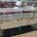01 VITRINE EXPOSITORA DE VIDRO. (NO ESTADO) ATENÇÃO! FAZER A VISITAÇÃO ANTES DE ARREMATAR, NÃO SABEMOS SE FUNCIONA, LEILÃO NÃO TEM GARANTIA E NEM DEVOLUÇÃO, SUJEITO A POSSÍVEIS AVARIAS VISÍVEIS/OCULTAS E/OU AUSÊNCIA DE COMPONENTES.