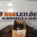 LOTE 168 - 01 LOTE COM GRANDE QUANTIDADE DE LIXAS PARA DISCOS DE CORTE. (NO ESTADO) ATENÇÃO! FAZER A VISITAÇÃO ANTES DE ARREMATAR, NÃO SABEMOS SE FUNCIONA, LEILÃO NÃO TEM GARANTIA E NEM DEVOLUÇÃO, SUJEITO A POSSÍVEIS AVARIAS VISÍVEIS/OCULTAS E/OU AUSÊNCIA DE COMPONENTES.