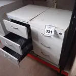 LOTE 331 - 02 GAVETEIROS COM 03 GAVETAS CADA. (NO ESTADO) ATENÇÃO! FAZER A VISITAÇÃO ANTES DE ARREMATAR, NÃO SABEMOS SE FUNCIONA, LEILÃO NÃO TEM GARANTIA E NEM DEVOLUÇÃO, SUJEITO A POSSÍVEIS AVARIAS VISÍVEIS/OCULTAS E/OU AUSÊNCIA DE COMPONENTES.