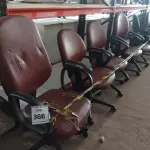 LOTE 366 - 06 CADEIRAS DE ESCRITÓRIO GIRATÓRIAS. (NO ESTADO) ATENÇÃO! FAZER A VISITAÇÃO ANTES DE ARREMATAR, NÃO SABEMOS SE FUNCIONA. LEILÃO NÃO TEM GARANTIA E NEM DEVOLUÇÃO, SUJEITO A POSSÍVEIS AVARIAS VISÍVEIS/OCULTAS E/OU AUSÊNCIA DE COMPONENTES.