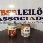 LOTE 196 - 01 LATA DE ESMALTE SINTÉTICO PARA INTERIOR E EXTERIOR 3,6L MARCA SHERWIN WILLIAMS E 01 LATA MAX TELHA INTERIOR E EXTERIOR INCOLOR 3,6L MAXVINIL. (NO ESTADO) ATENÇÃO! FAZER A VISITAÇÃO ANTES DE ARREMATAR, NÃO SABEMOS SE FUNCIONA, LEILÃO NÃO TEM GARANTIA E NEM DEVOLUÇÃO, SUJEITO A POSSÍVEIS AVARIAS VISÍVEIS/OCULTAS E/OU AUSÊNCIA DE COMPONENTES.