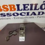 LOTE 171 - 01 TELEFONE ANTIGO. (NO ESTADO) ATENÇÃO! FAZER A VISITAÇÃO ANTES DE ARREMATAR, NÃO SABEMOS SE FUNCIONA, LEILÃO NÃO TEM GARANTIA E NEM DEVOLUÇÃO, SUJEITO A POSSÍVEIS AVARIAS VISÍVEIS/OCULTAS E/OU AUSÊNCIA DE COMPONENTES.