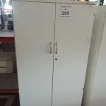 LOTE 303 - 01 ARMÁRIO ALTO PRA ESCRITÓRIO COM 2 PORTAS E 3 COMPARTIMENTOS. (NO ESTADO) ATENÇÃO! FAZER A VISITAÇÃO ANTES DE ARREMATAR, NÃO SABEMOS SE FUNCIONA, LEILÃO NÃO TEM GARANTIA E NEM DEVOLUÇÃO, SUJEITO A POSSÍVEIS AVARIAS VISÍVEIS/OCULTAS E/OU AUSÊNCIA DE COMPONENTES.