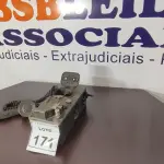 LOTE 171 - 01 TELEFONE ANTIGO. (NO ESTADO) ATENÇÃO! FAZER A VISITAÇÃO ANTES DE ARREMATAR, NÃO SABEMOS SE FUNCIONA, LEILÃO NÃO TEM GARANTIA E NEM DEVOLUÇÃO, SUJEITO A POSSÍVEIS AVARIAS VISÍVEIS/OCULTAS E/OU AUSÊNCIA DE COMPONENTES.
