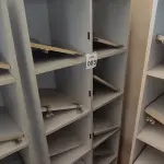 LOTE 003 - 01 ARMÁRIO ALTO PARA ESCRITÓRIO COM 10 PORTAS. (NO ESTADO) ATENÇÃO! FAZER A VISITAÇÃO ANTES DE ARREMATAR, NÃO SABEMOS SE FUNCIONA, LEILÃO NÃO TEM GARANTIA E NEM DEVOLUÇÃO, SUJEITO A POSSÍVEIS AVARIAS VISÍVEIS/OCULTAS E/OU AUSÊNCIA DE COMPONENTES.