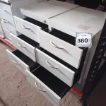 LOTE 360 - 02 GAVETEIROS COM 03 GAVETAS CADA. (NO ESTADO) ATENÇÃO! FAZER A VISITAÇÃO ANTES DE ARREMATAR, NÃO SABEMOS SE FUNCIONA. LEILÃO NÃO TEM GARANTIA E NEM DEVOLUÇÃO, SUJEITO A POSSÍVEIS AVARIAS VISÍVEIS/OCULTAS E/OU AUSÊNCIA DE COMPONENTES.