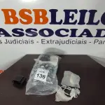 LOTE 136 - 01 LOTE COM VÁRIOS GANCHOS PARA REDE. (NO ESTADO) ATENÇÃO! FAZER A VISITAÇÃO ANTES DE ARREMATAR, NÃO SABEMOS SE FUNCIONA, LEILÃO NÃO TEM GARANTIA E NEM DEVOLUÇÃO, SUJEITO A POSSÍVEIS AVARIAS VISÍVEIS/OCULTAS E/OU AUSÊNCIA DE COMPONENTES.